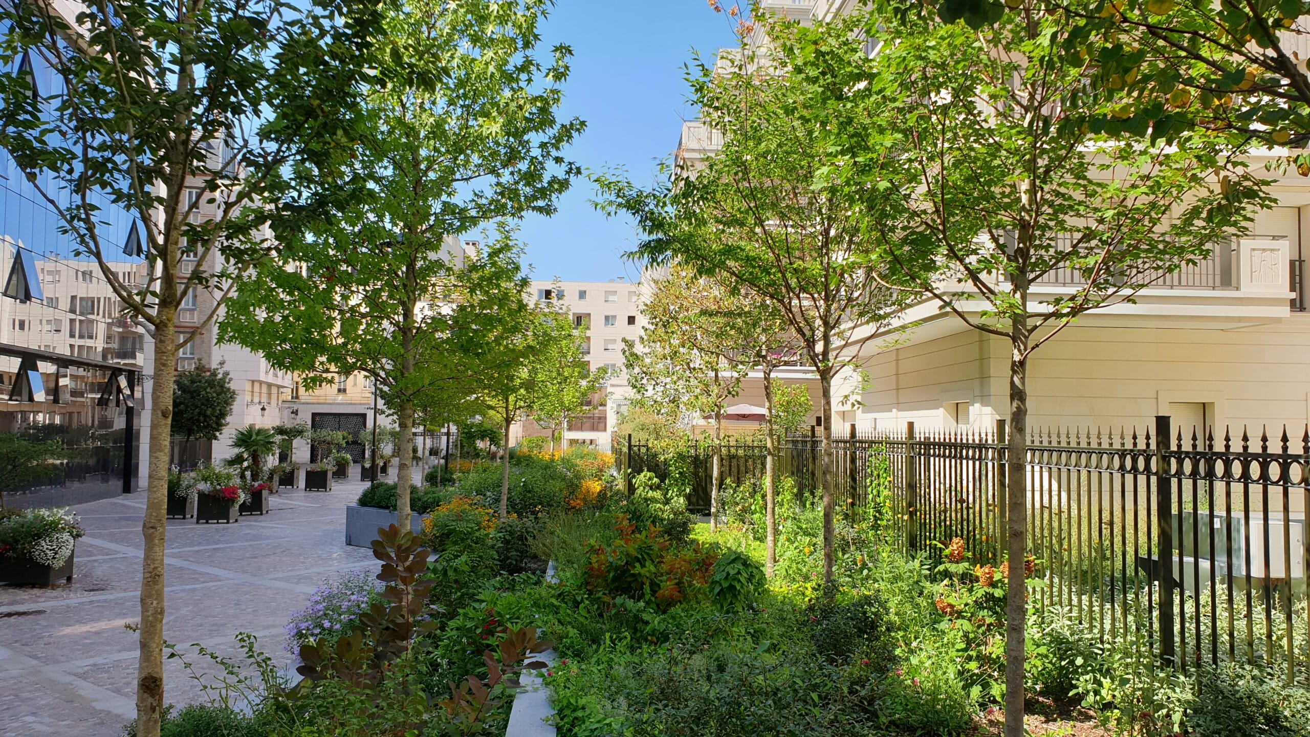 Levallois-Perret — Victor Hugo